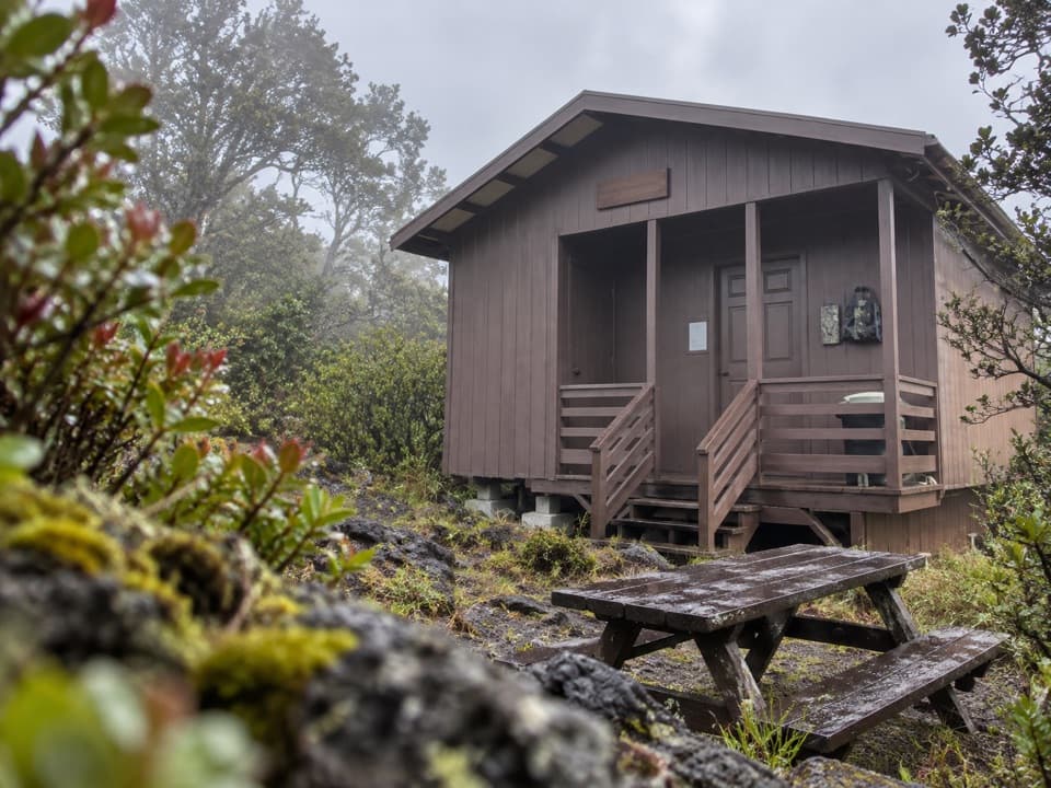 ʻĀinapō Cabin at Halewai in Hawaiʻi Volcanoes National Park