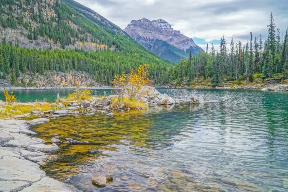 Horseshoe Lake in Icefields Parkway (Highway 93)