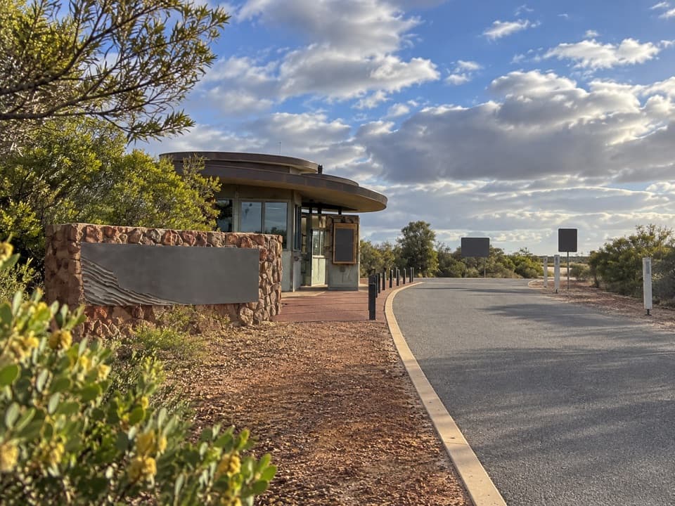 Loop/Z-Bend Entry Station in Kalbarri National Park