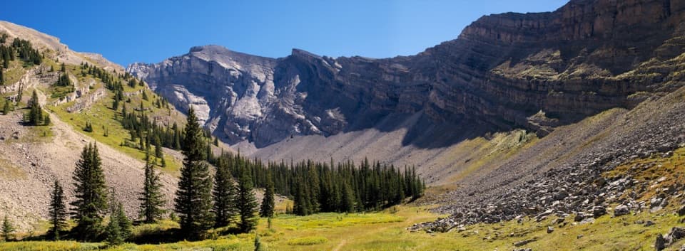 Cascade Amphitheatre Trail in Banff National Park