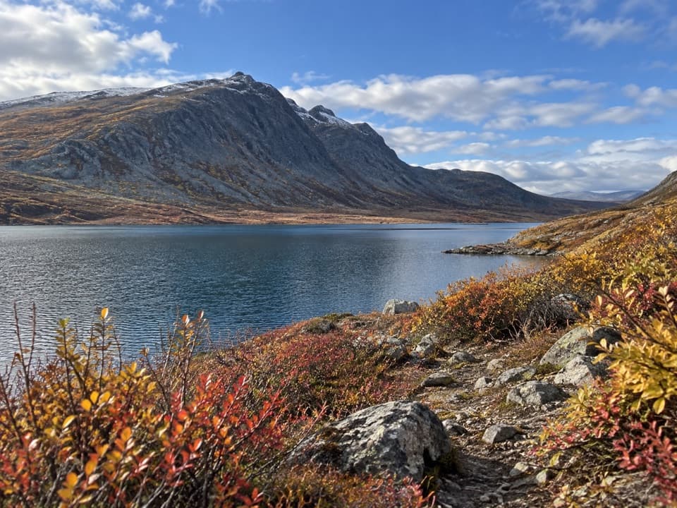 Glacier Gap Lake to Sevenmile Lake Trail in Denali Highway