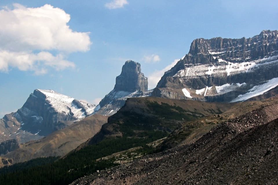 Fryatt Trail in Icefields Parkway (Highway 93)