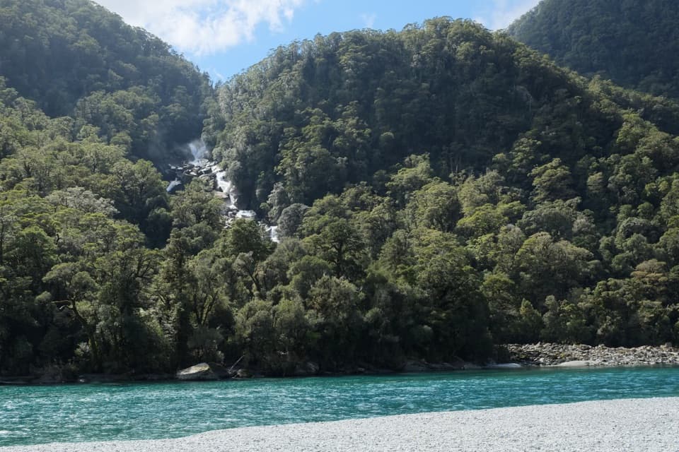 Roaring Billy Falls Walk in Mount Aspiring National Park