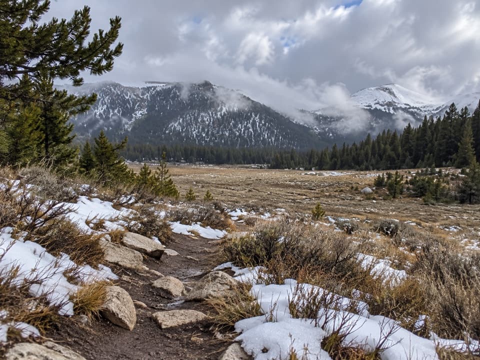 Cottonwood Pass Trail in Sequoia National Park
