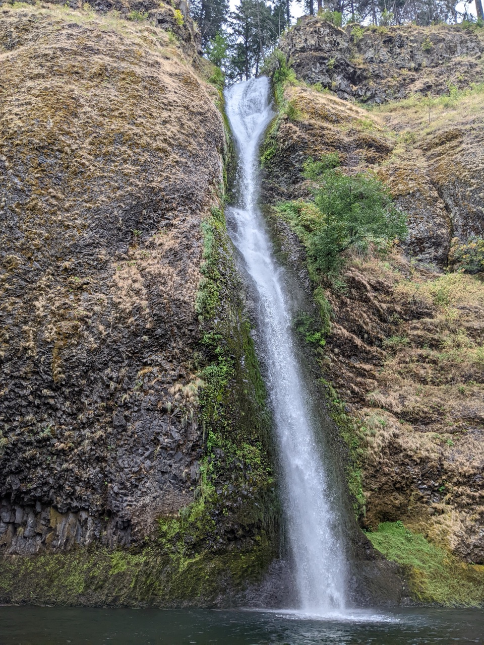 Horsetail Falls Loop in Columbia River Gorge National Scenic Area