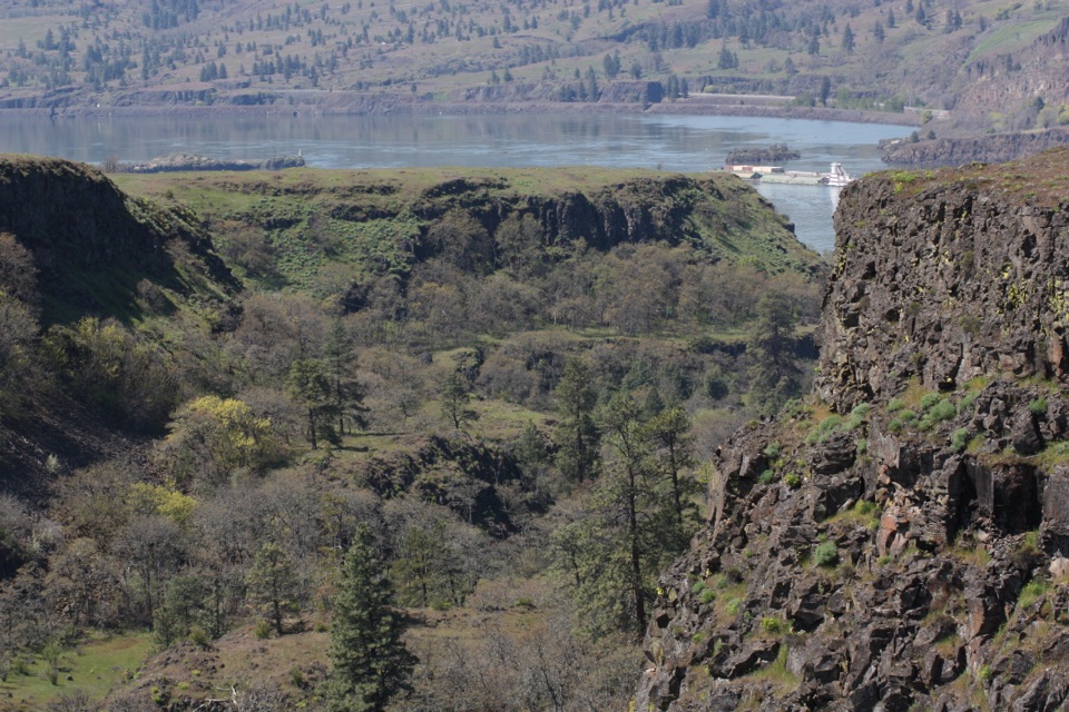Rowena Plateau Loop in Columbia River Gorge National Scenic Area