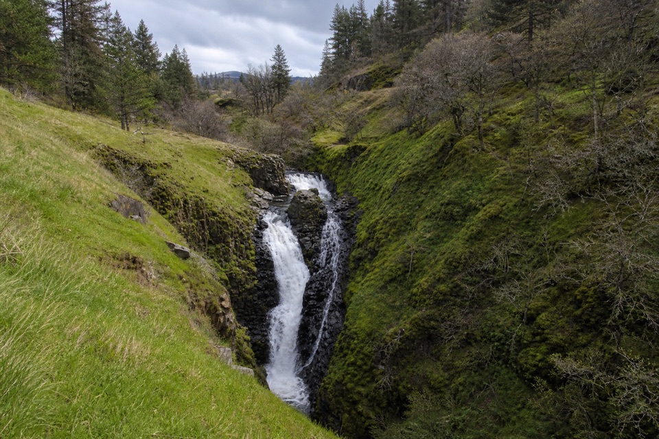 Mosier Creek Falls in Columbia River Gorge National Scenic Area