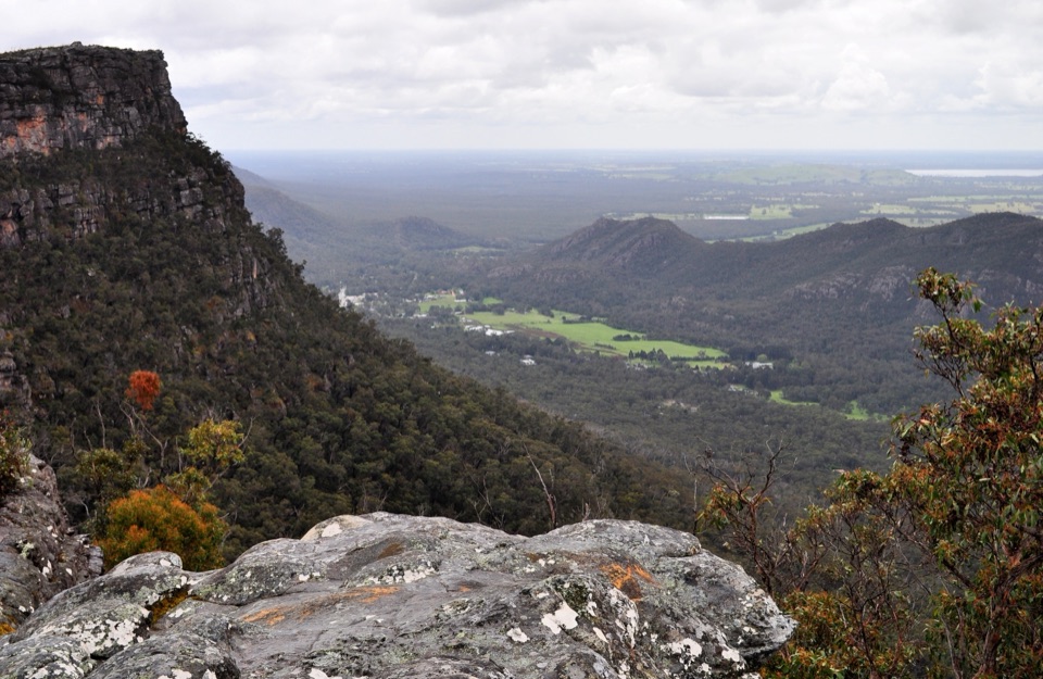 Lakeview Loop Walk in Grampians National Park